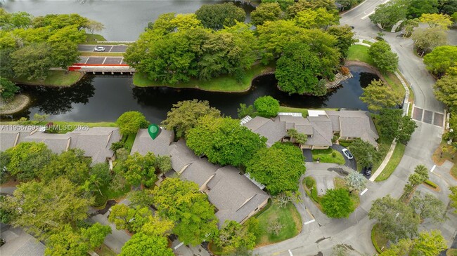 Building Photo - 9360 Chelsea Dr S