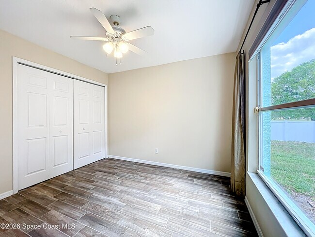 Building Photo - 5345 Cangro St