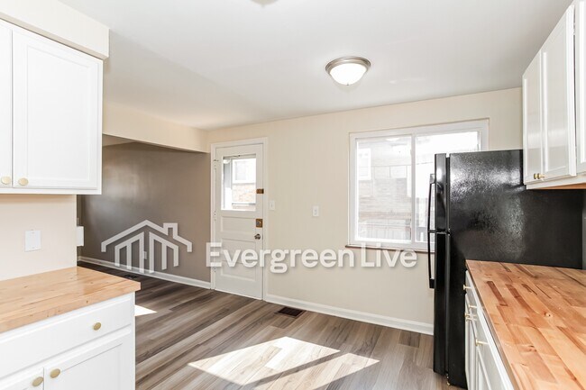 Building Photo - 6331 Stover Ave