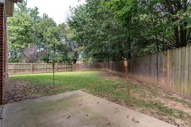 Building Photo - 3 Bedroom Bentonville home for Lease