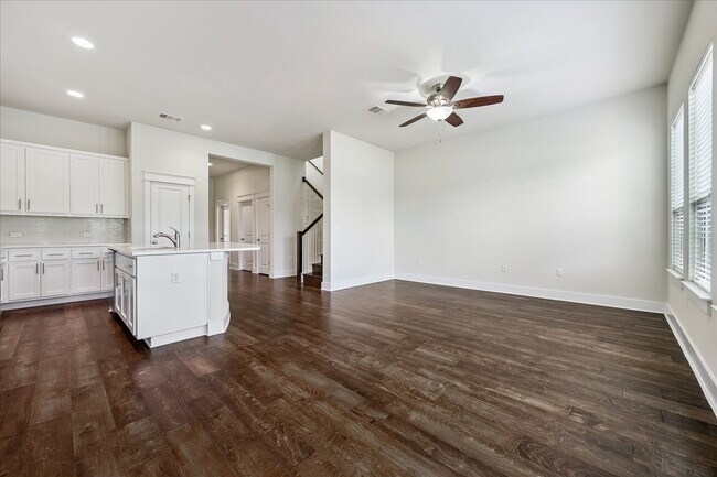 Building Photo - 13001 Hymeadow Dr