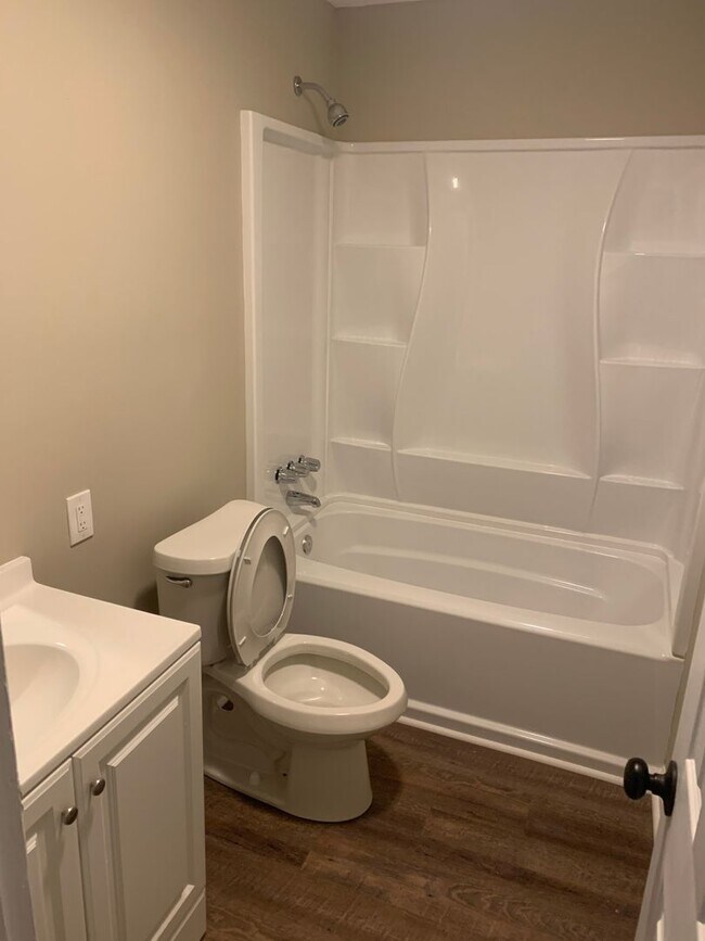 Building Photo - 20 Mary Ella Dr