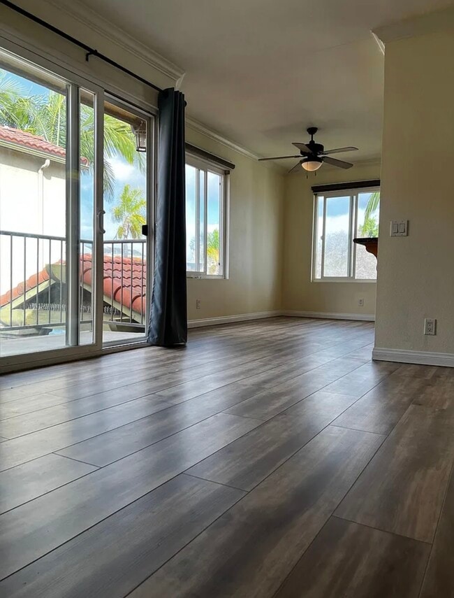 Building Photo - 4222 Menlo Ave