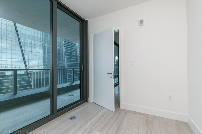 Building Photo - 1451 Brickell Ave