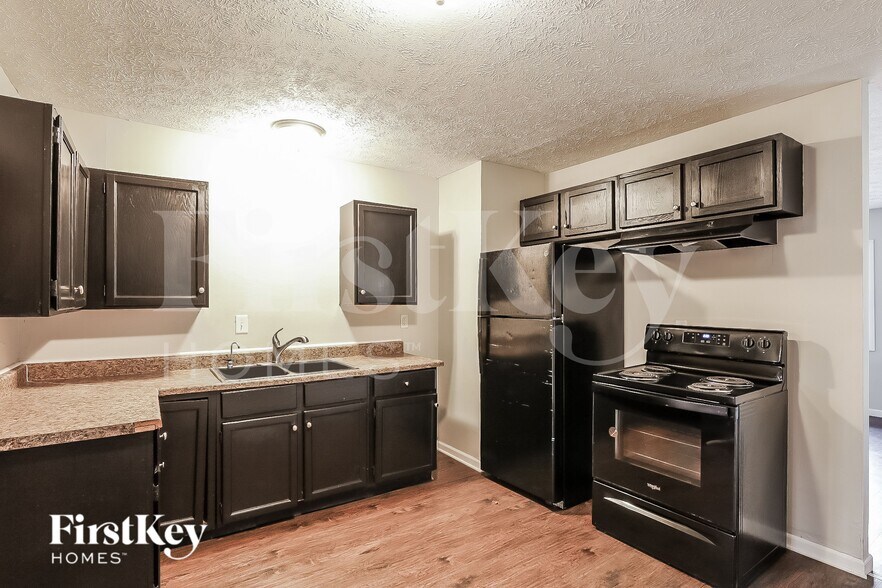 Building Photo - 4622 Karen Dr