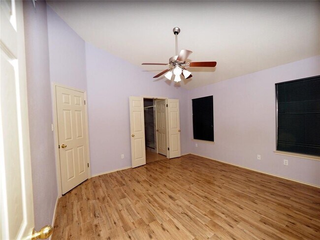 Building Photo - 1161 Kentra Dr