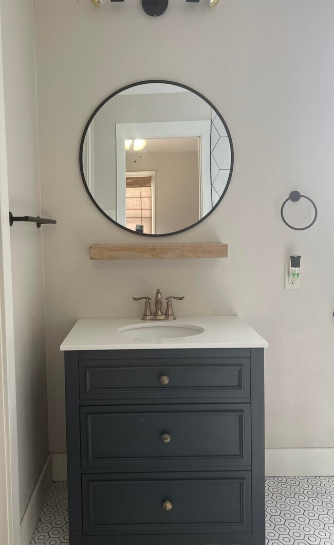 Building Photo - 2518 25th St