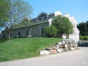Building Photo - Great Arboretum location - 1 bedroom lofte...