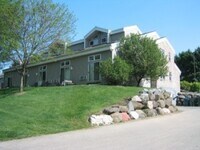 Building Photo - Great Arboretum location - 1 bedroom lofte...