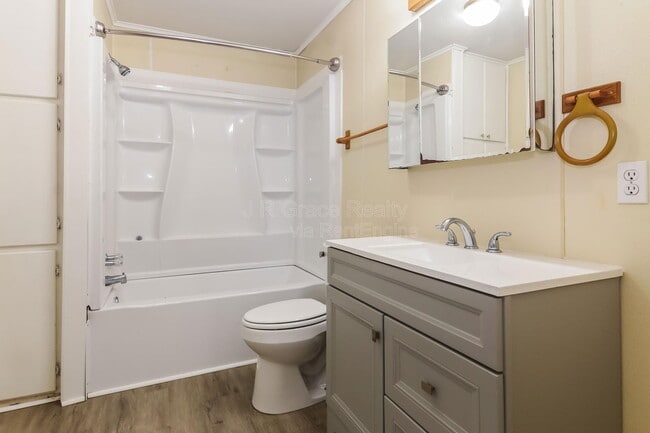 Building Photo - 724 Rocky Rdg