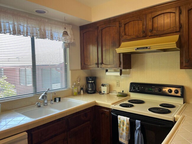 Building Photo - 2570 Spyglass Dr