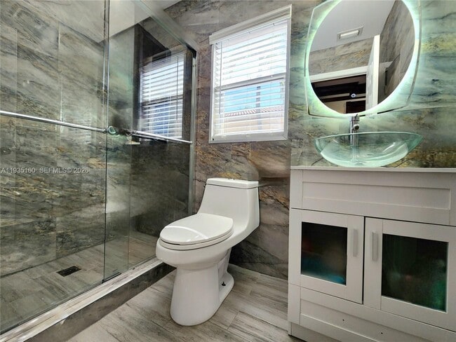 Building Photo - 21028 NE 34th Ct