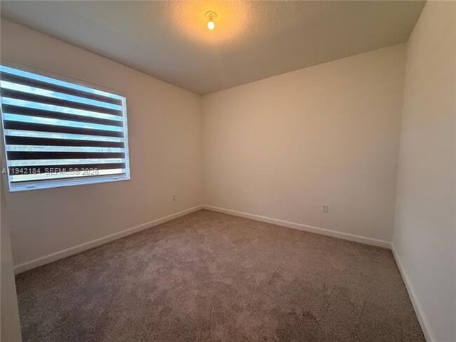 Building Photo - 2954 SE 23rd Ave