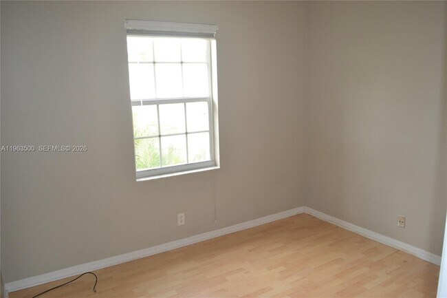 Building Photo - 1935 Madeira Dr