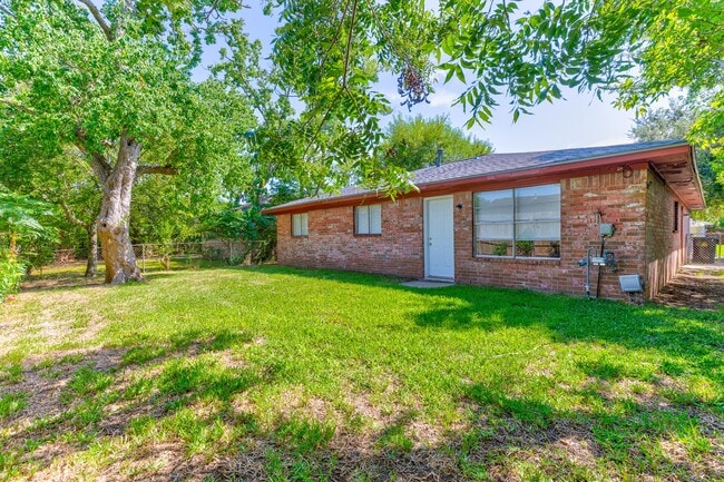 Building Photo - 4903 Redfish Reef Dr