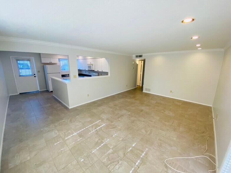Building Photo - 4114 E Calle Redonda