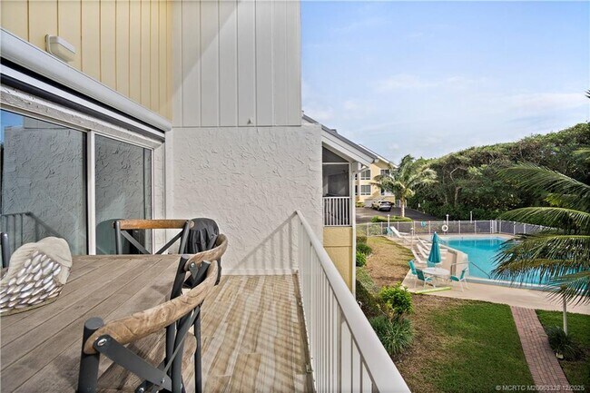 Building Photo - 245 NE MacArthur Blvd