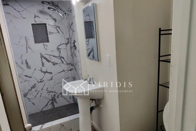 Building Photo - 2312 Castro Ln