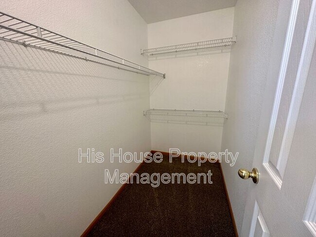Building Photo - 208 Whitney Bay
