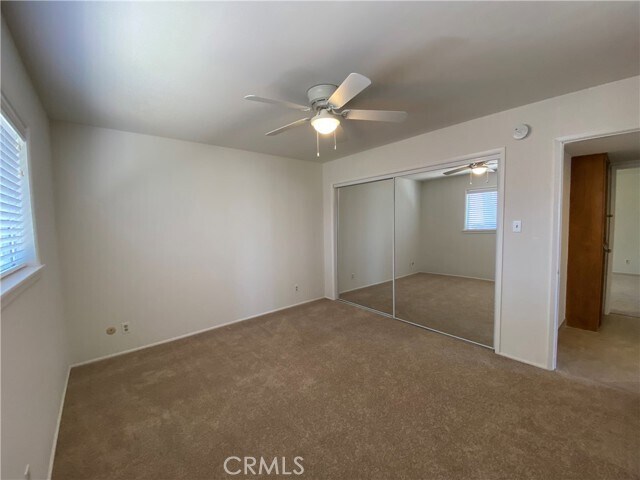 Building Photo - 551 W 40th St