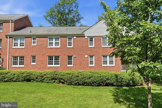 Building Photo - 6605 Potomac Ave
