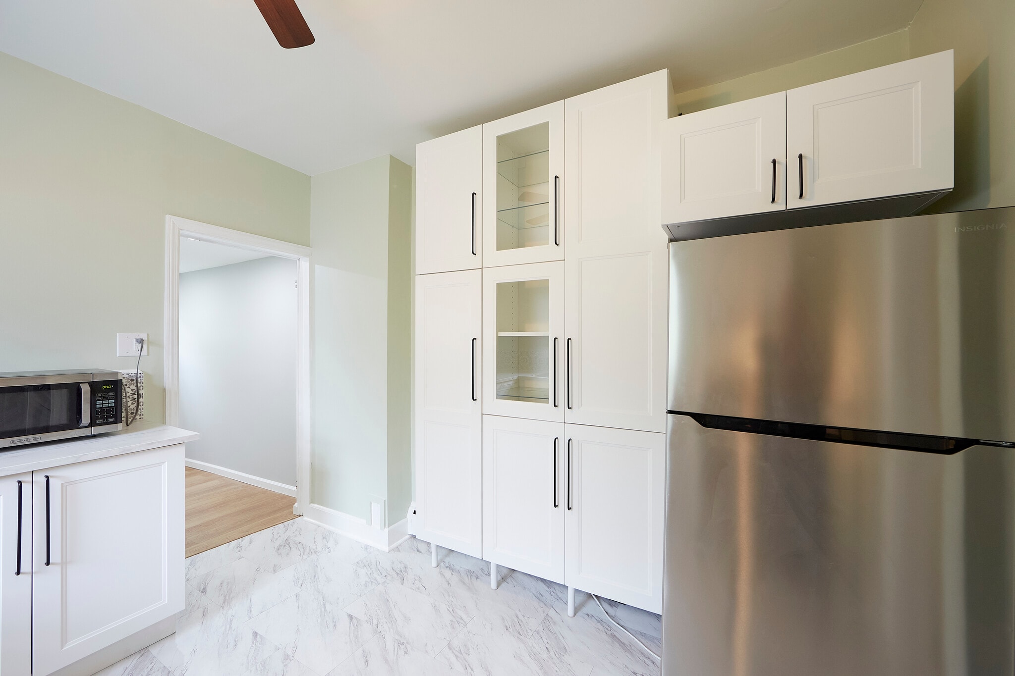 Kitchen - 32 Garrett Ave