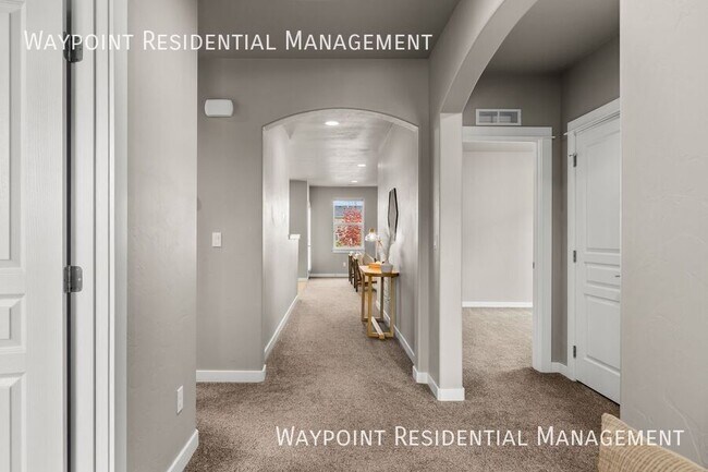 Building Photo - 4235 S Highcliff Ave