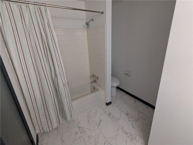 Building Photo - 232 Toweridge Dr SW