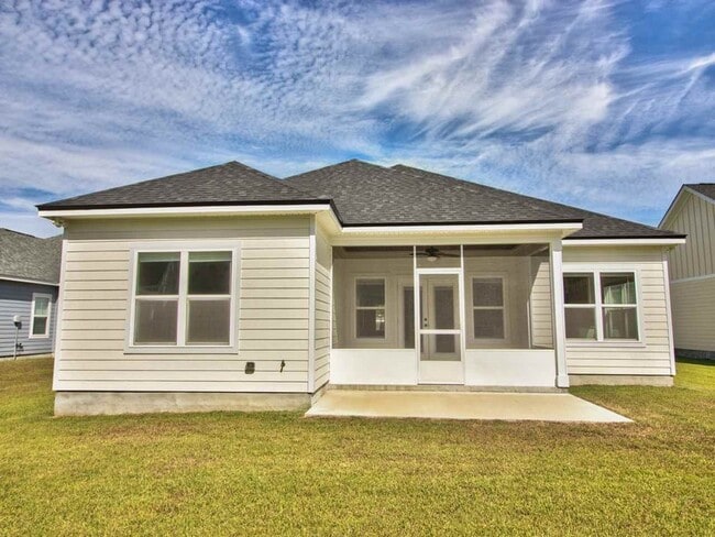 Building Photo - 102 Churchill Dr