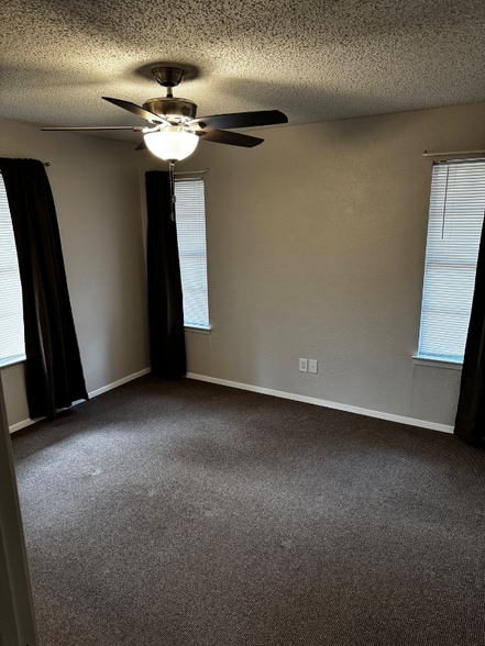 Building Photo - 15712 Top Ct