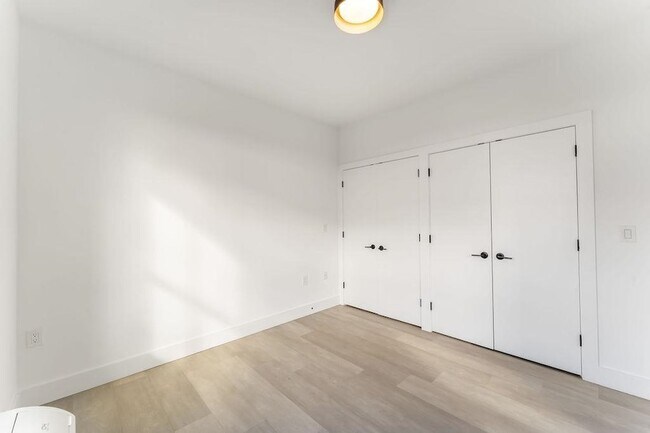 Building Photo - 43-45 W 32nd ST Unit 501