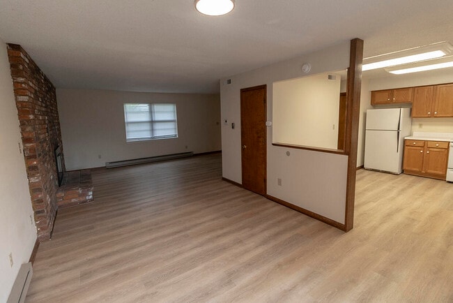 Building Photo - 1003 Canterbury Dr