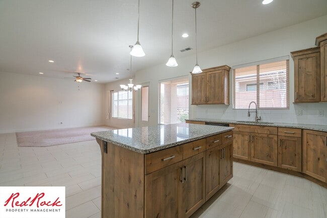 Building Photo - Pet Friendly 4 Bedroom Little Valley Home ...