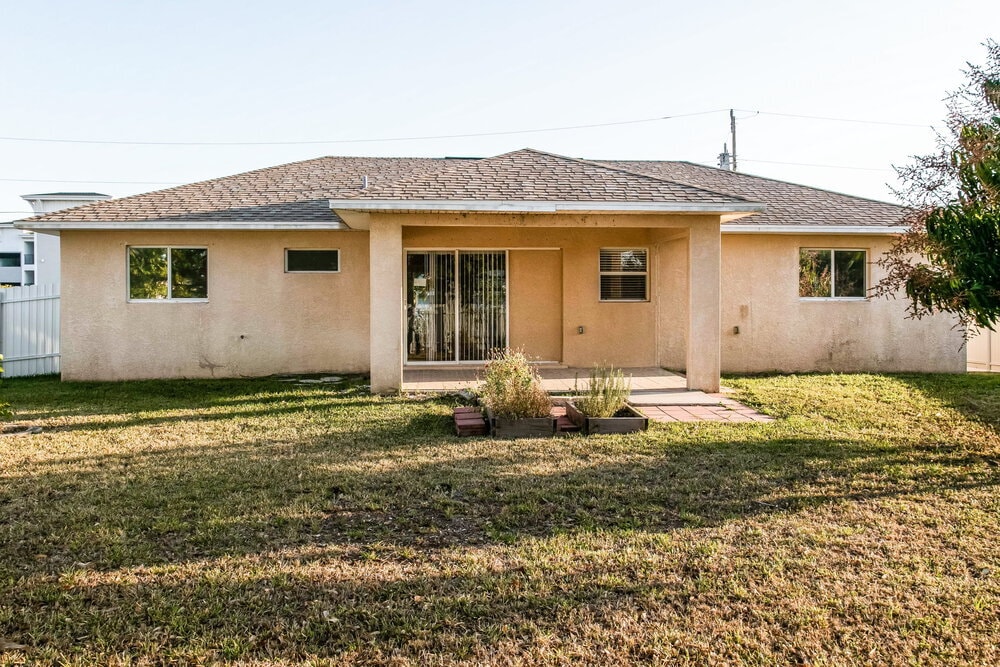 Building Photo - 1729 SW 23rd St