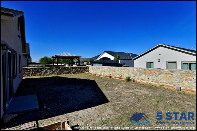 Building Photo - 14945 Tierra Escape Ave