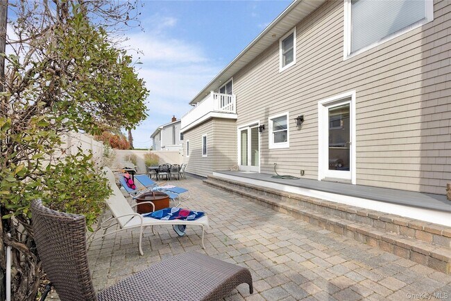 Building Photo - 36 Prescott St