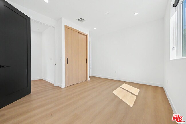 Building Photo - 6212 Banner Ave