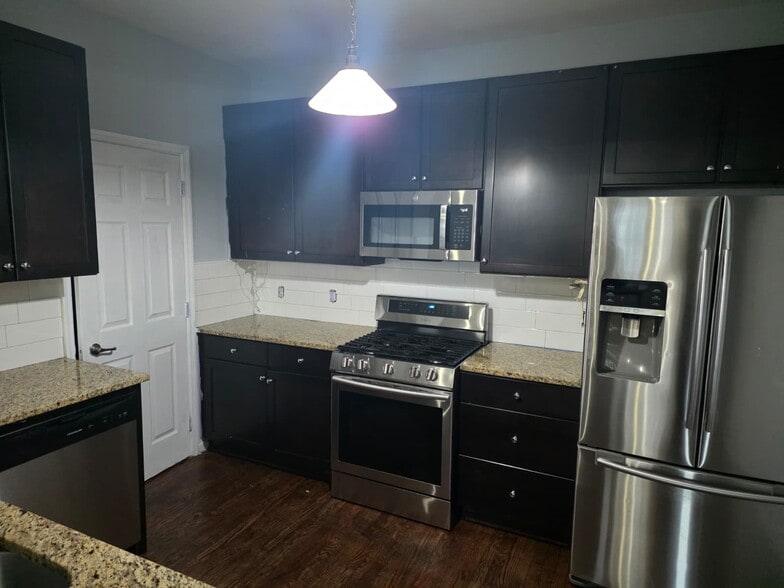 Building Photo - 4407 Driftwood Dr