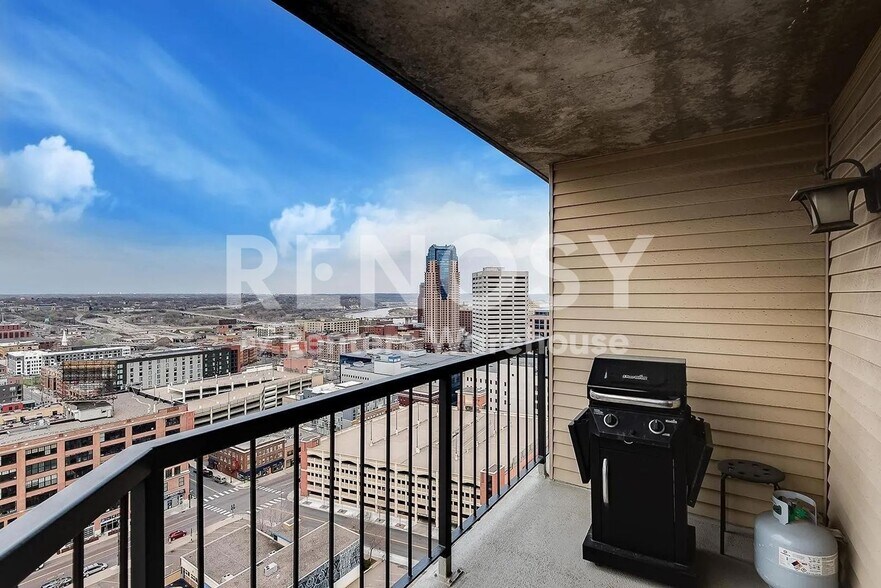 Building Photo - 78 10th St E
