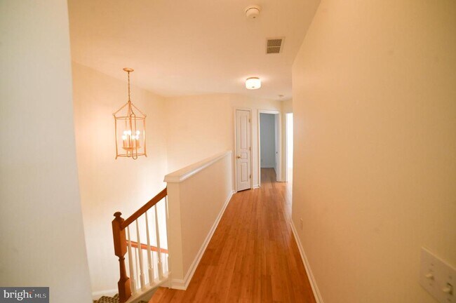 Building Photo - 1910 Cavalier Ln