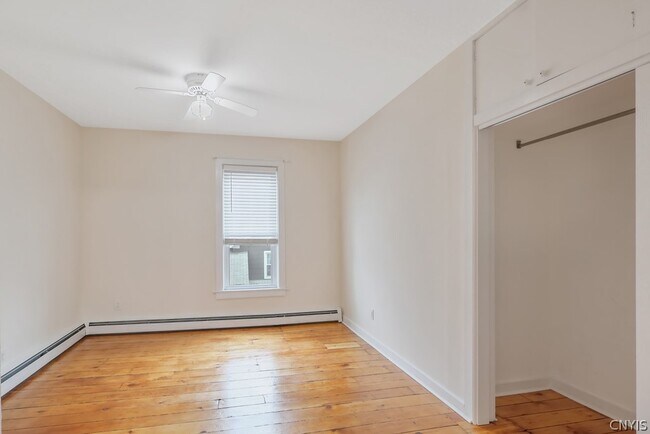 Building Photo - 206 E Genesee St