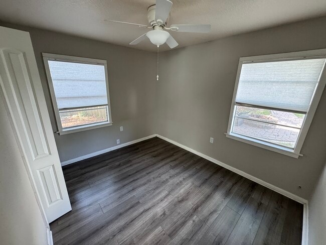 Building Photo - 836 Orange Park Ave