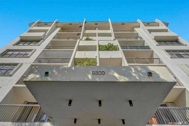 Building Photo - 9300 Bay Harbor Terrace