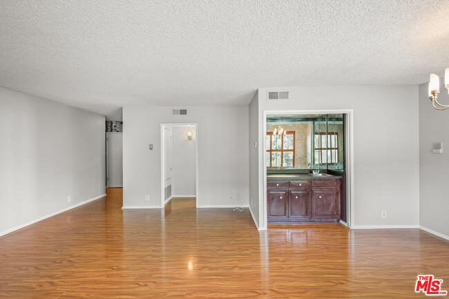 Building Photo - 1122 Peck Dr