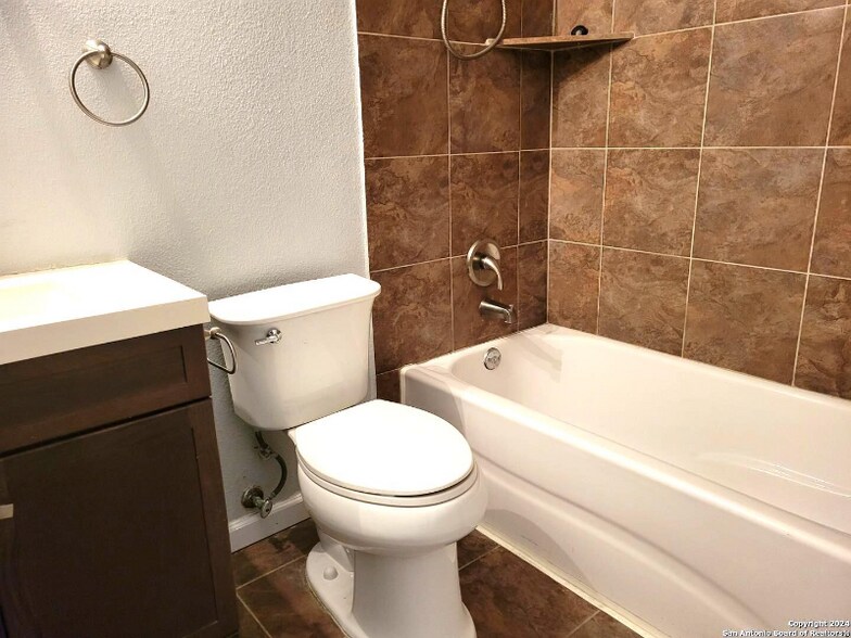 Building Photo - 10707 Juniper Pass