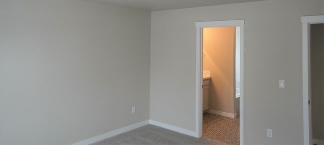 Building Photo - 3067 N Greengate Way