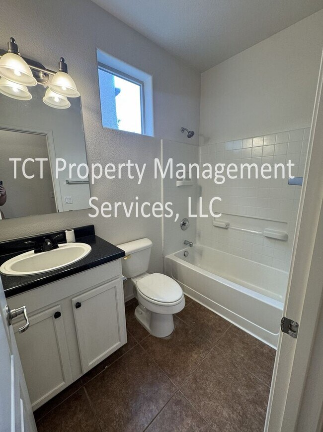 Building Photo - Beautiful 4 bedroom + loft in Johnson Ranch