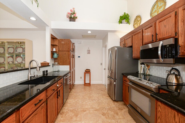 Building Photo - 4079 Garden Villas Ct