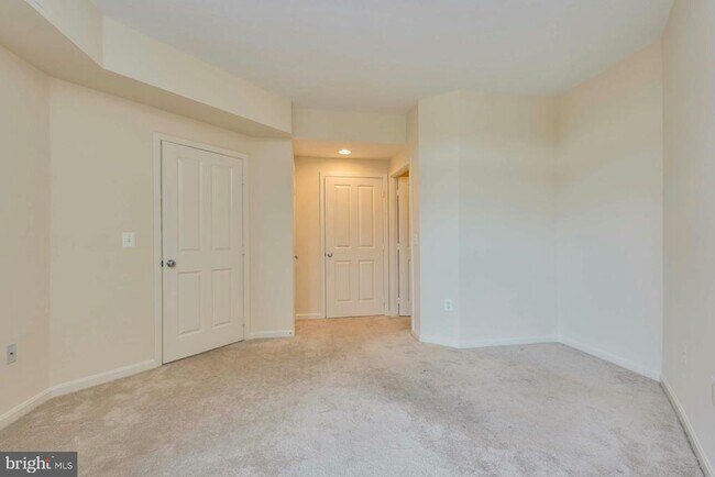 Building Photo - 4490 Market Commons Dr