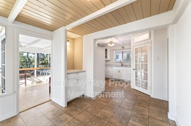 Building Photo - 24736 Dolores St